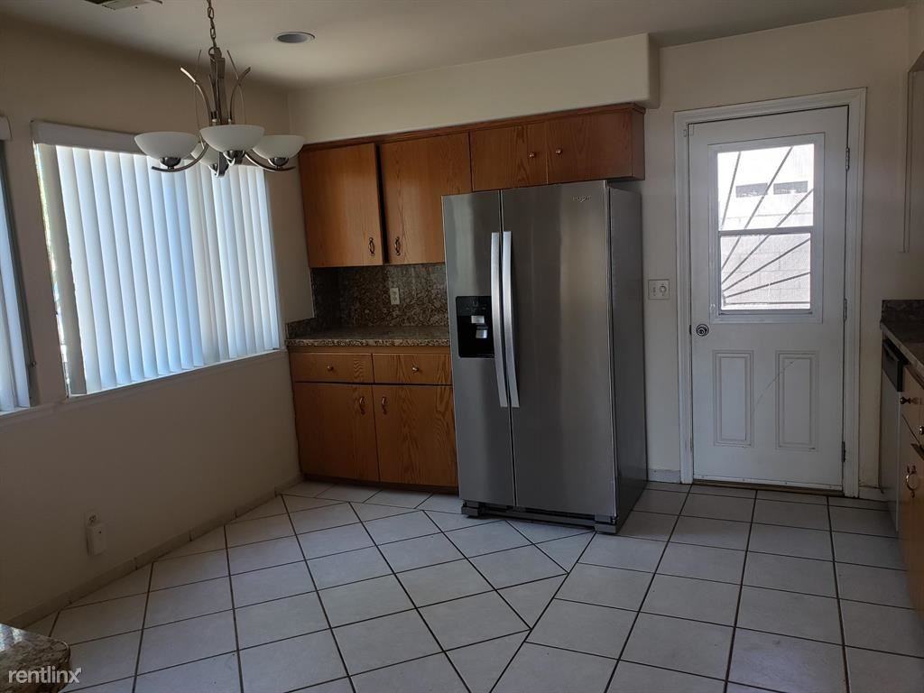 73235 San Nicholas Ave - Photo 3 of 10