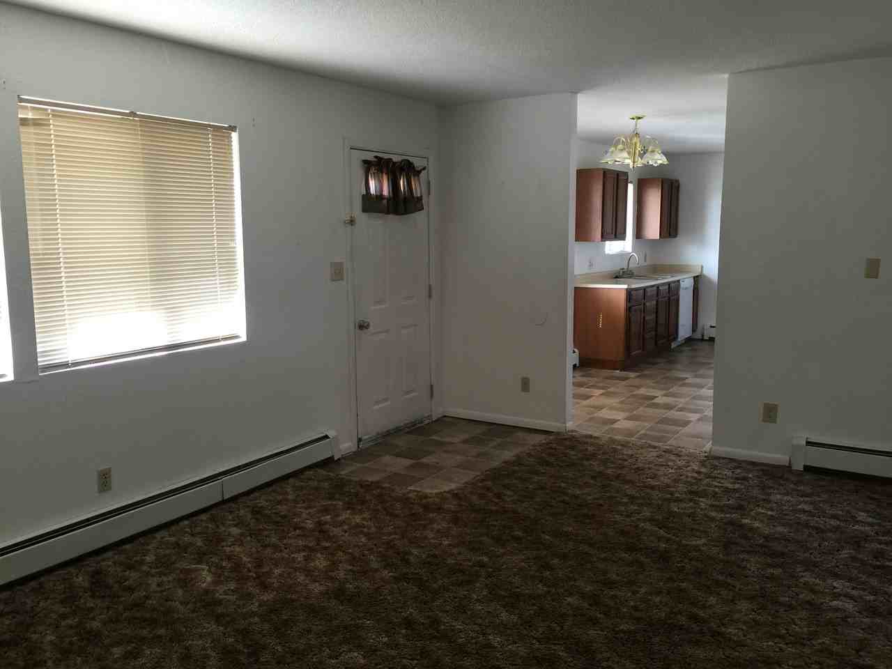 3259 Collyer Ave - Photo 2 of 7