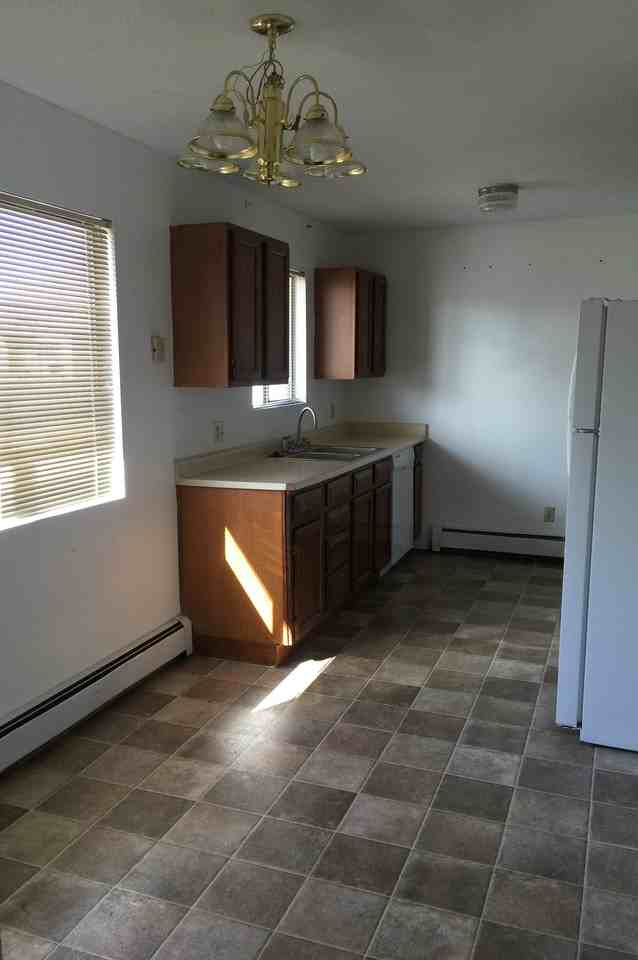 3259 Collyer Ave - Photo 3 of 7