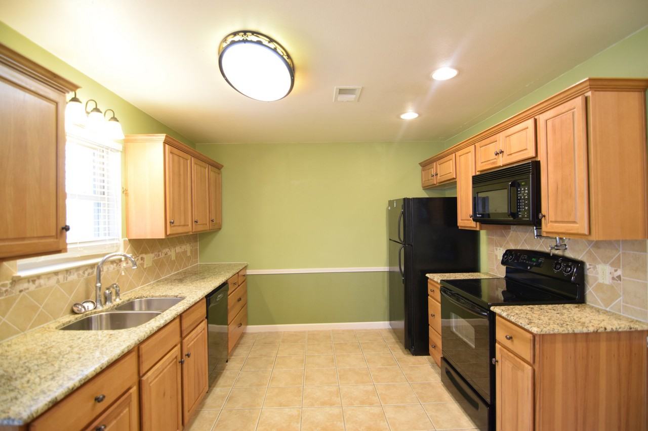 1103 Tyler Dr - Photo 4 of 18