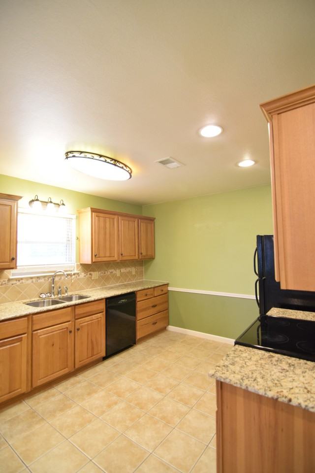 1103 Tyler Dr - Photo 5 of 18