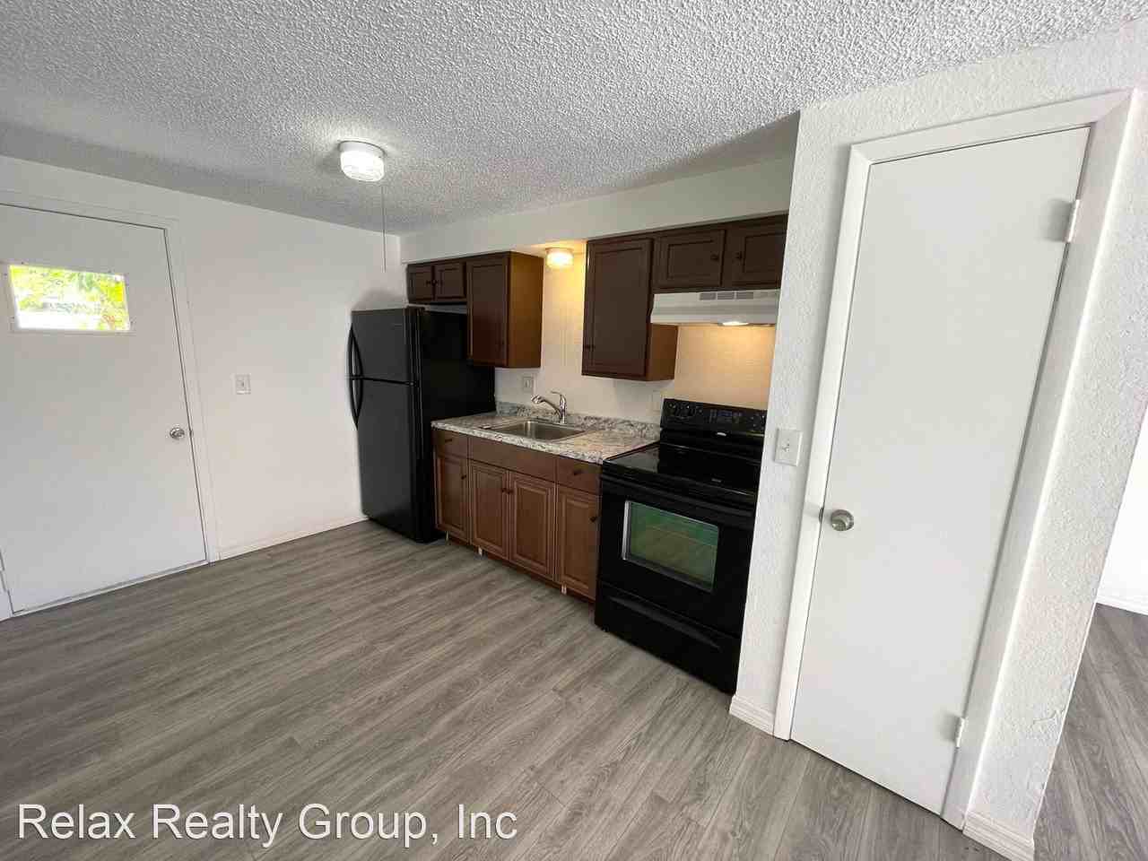 626 9th Ave West - Photo 3 of 10