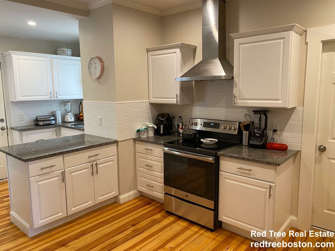 31 Garland St - Photo 3 of 14