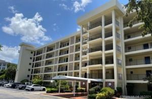 2751 N Palm Aire Dr #504