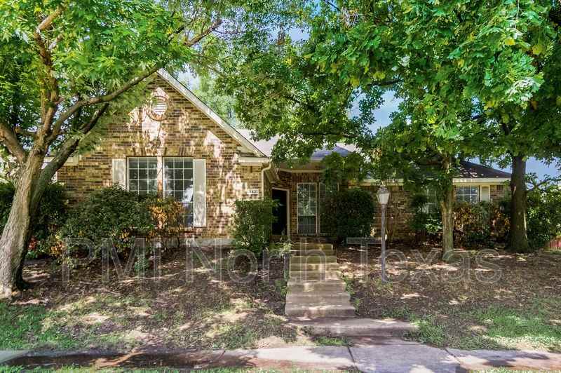 4421 Crystal Ln - Photo 2 of 24