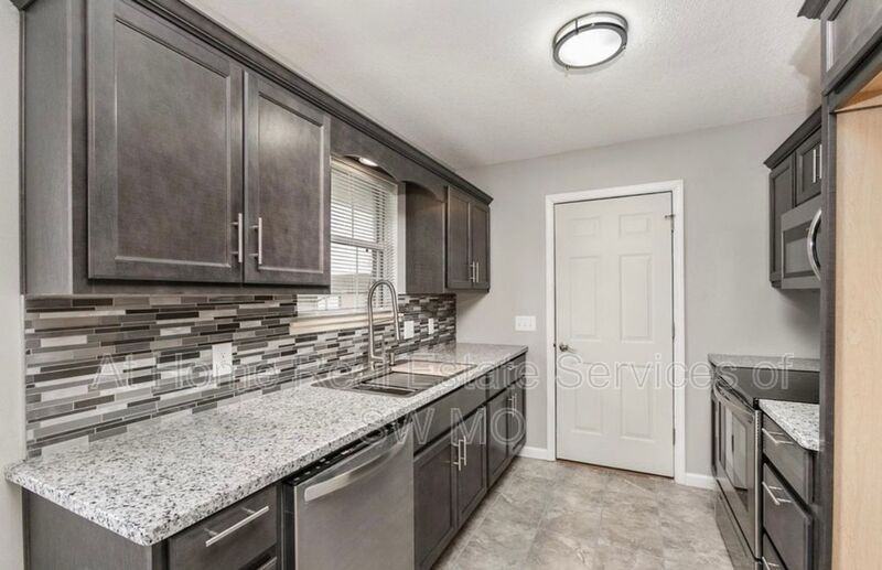 3383 S Parkmont Ct - Photo 3 of 14