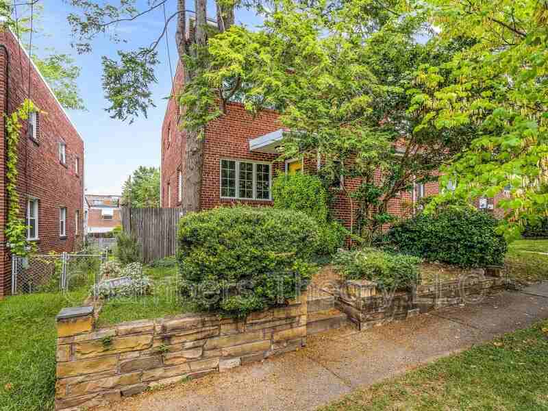 1419 Rittenhouse St Nw - Photo 2 of 47