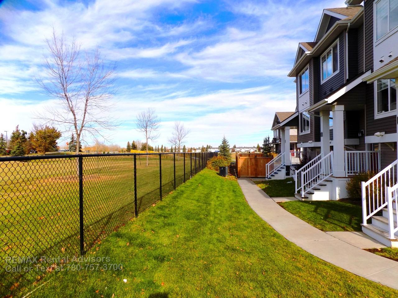 140 Youville Drive East Nw - Photo 2 of 18