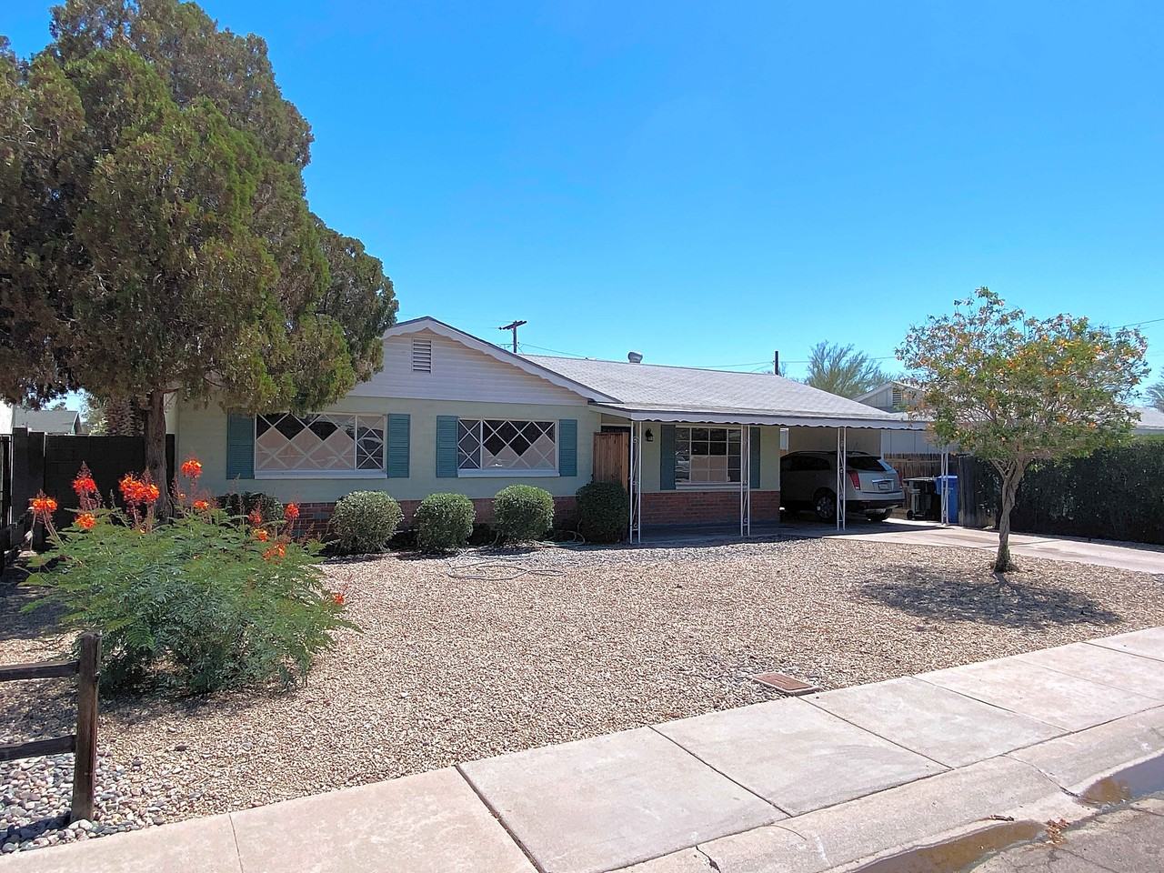 1007 E Seldon Ln - Photo 3 of 10