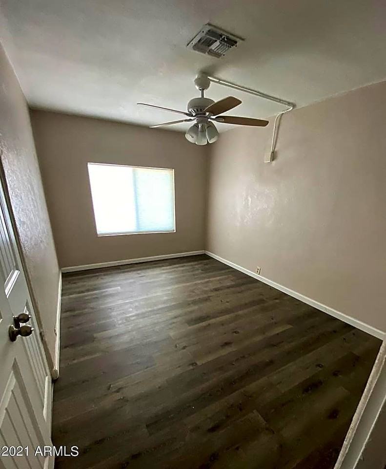 210 N Casa Grande Ave - Photo 2 of 11