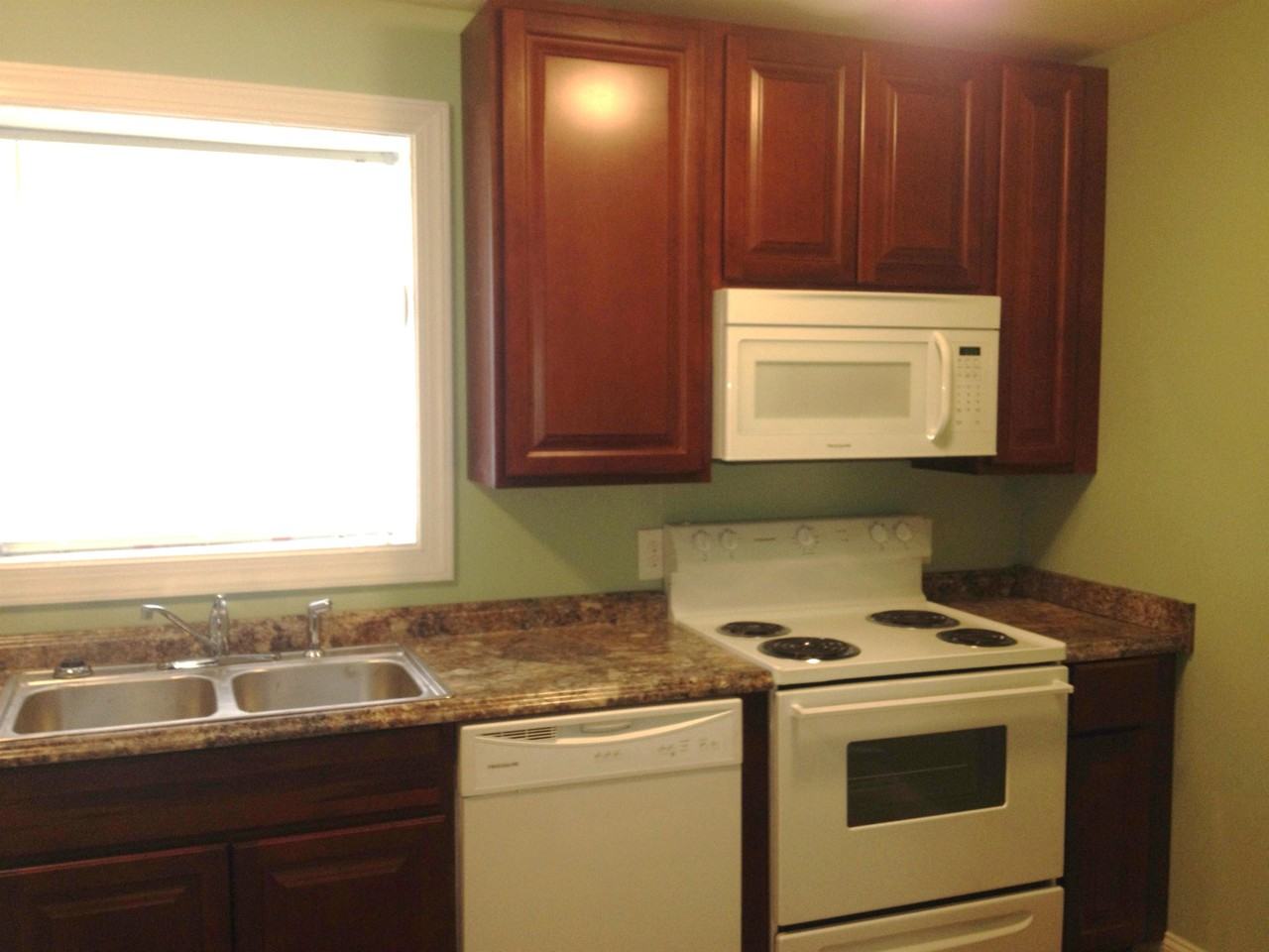 10430 Greenwood Rd #1 - Photo 3 of 12