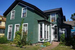 featured image of 422 W Dutton St #1