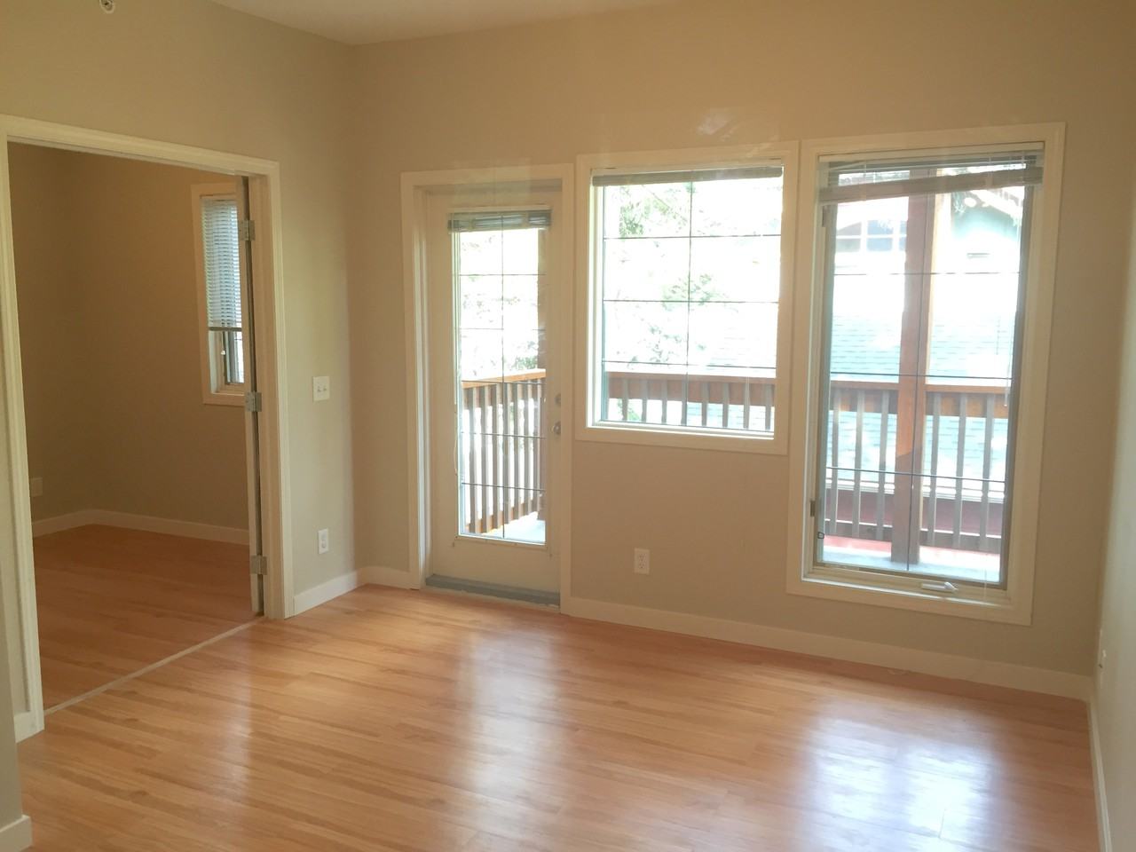 343 Marten Street - Photo 3 of 11