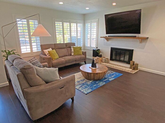 116 Rosewell Way - Photo 3 of 30