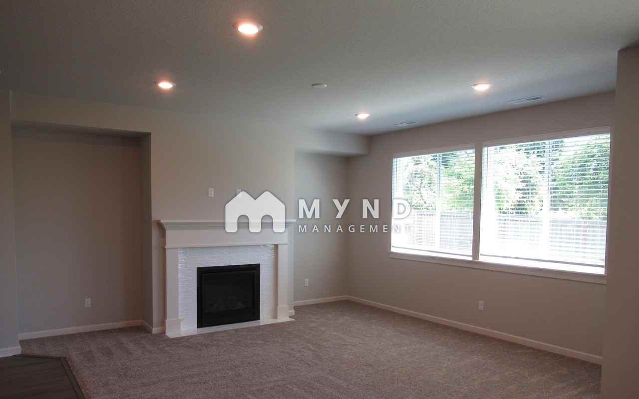 4021 S Willow Dr - Photo 2 of 28