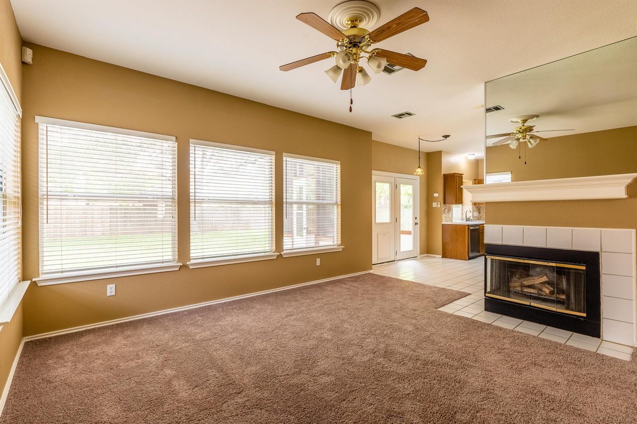 2104 Grove Dr #1 - Photo 3 of 24