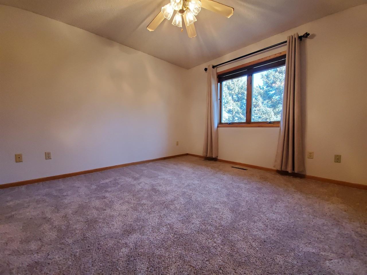 3742 10th Ave Sw #1 - Photo 7 of 20