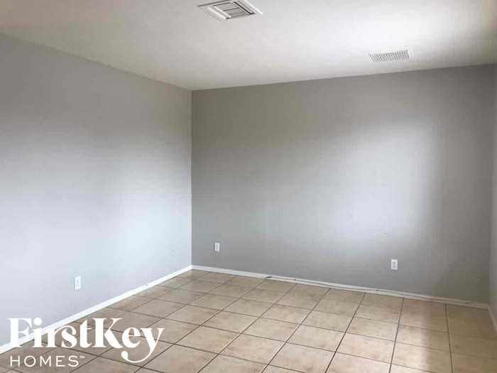 514 E Taylor St - Photo 2 of 19