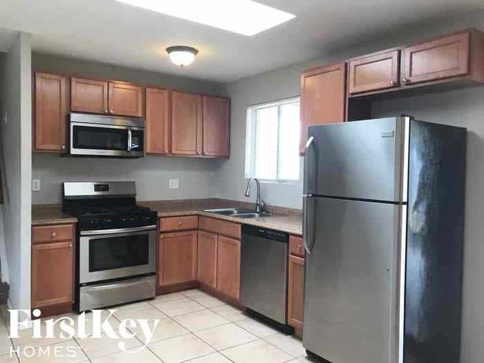 514 E Taylor St - Photo 3 of 19