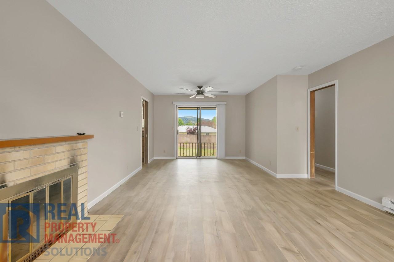 1637 Gales Ct - Photo 3 of 21