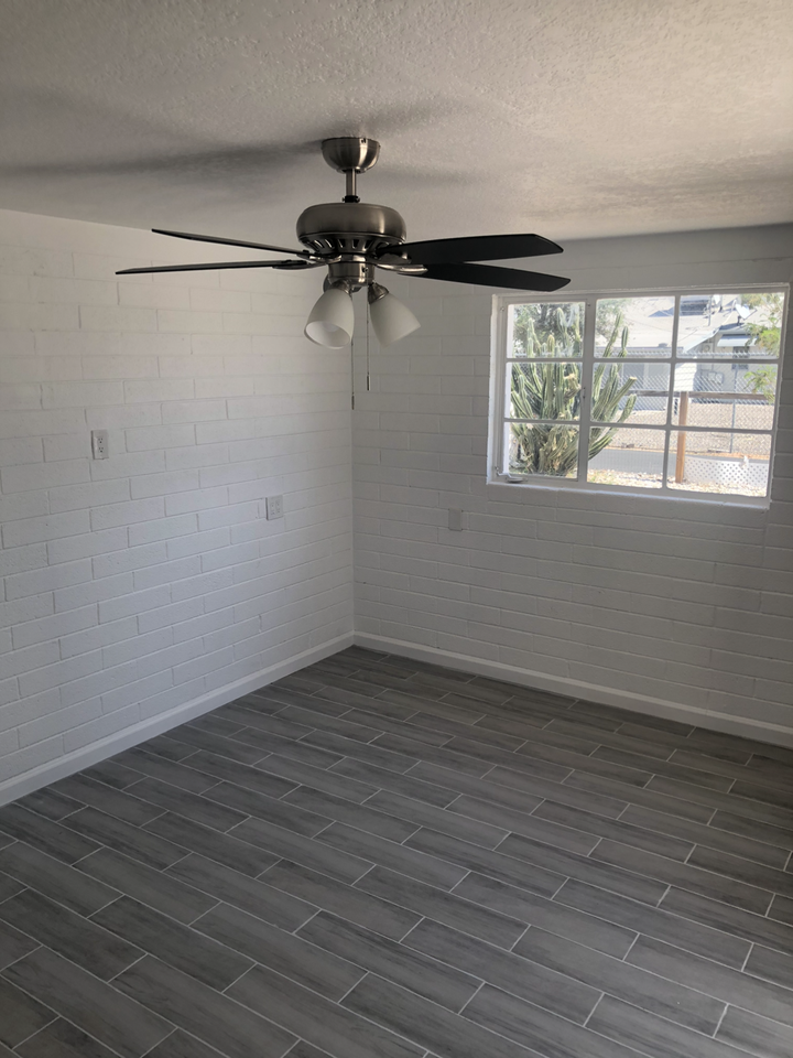 11823 N 113th Ave - Photo 3 of 3