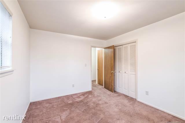 2531 E Skelly Dr - Photo 3 of 22