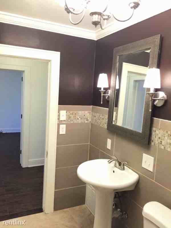 1324 Chestnut St - Photo 2 of 8