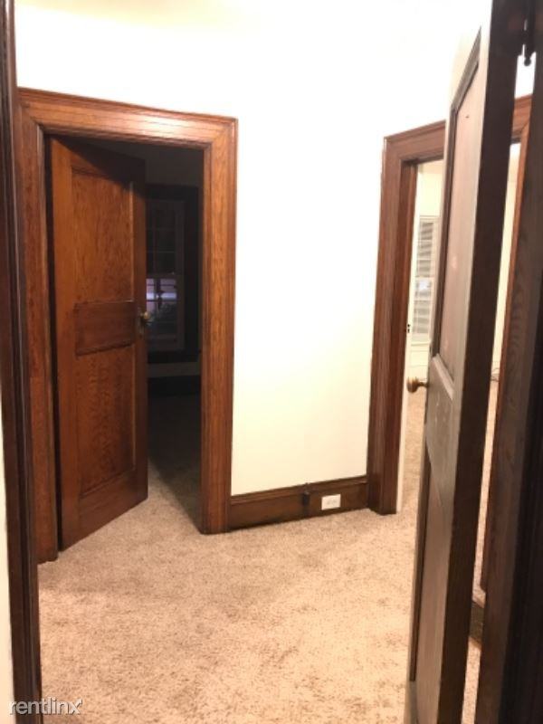 1046 Liberty St - Photo 2 of 13