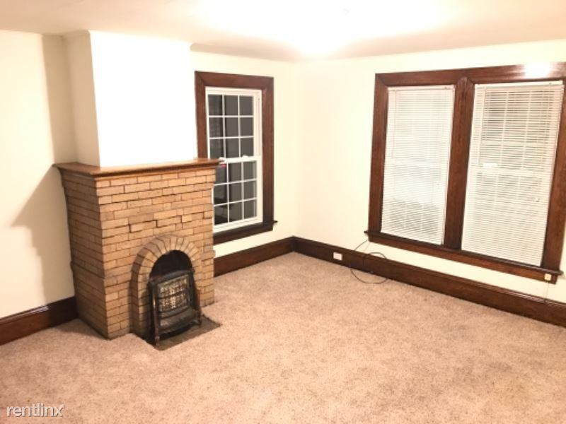 1046 Liberty St - Photo 3 of 13