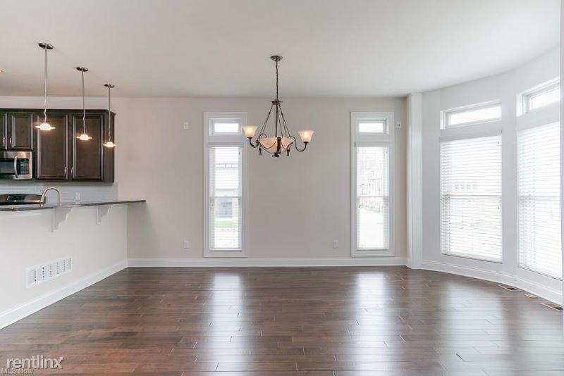 139 Vine St - Photo 2 of 10