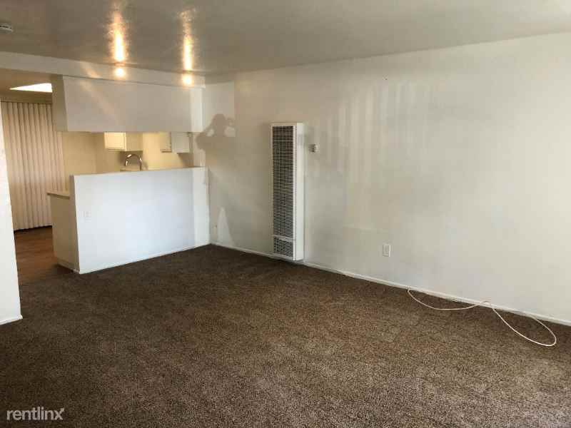 210 210 Cypress Ave B - Photo 3 of 10