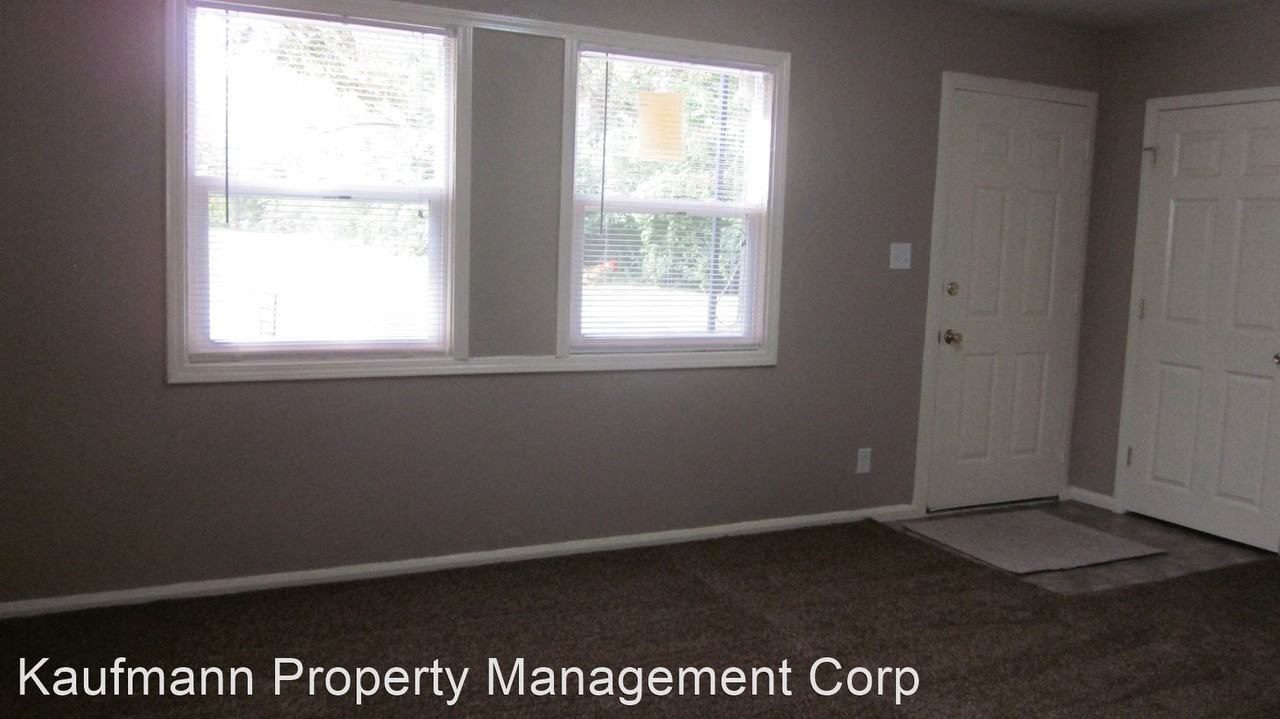 4915 Gaywood Dr - Photo 3 of 21