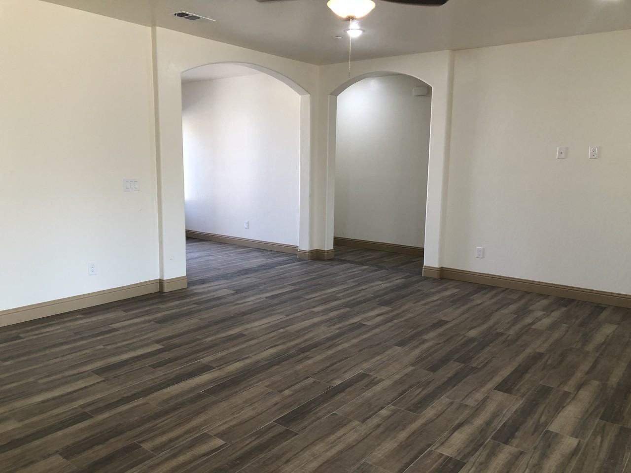 1909 Scott Ave - Photo 5 of 9