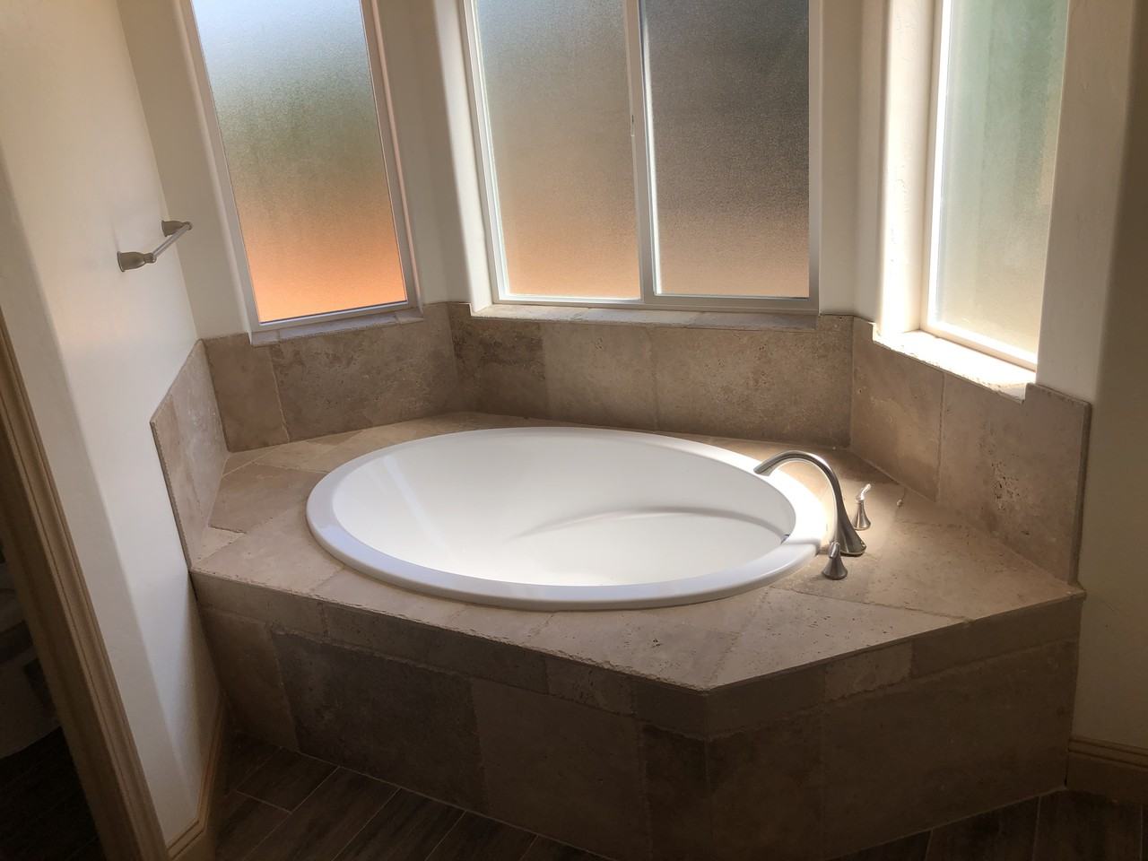 1909 Scott Ave - Photo 7 of 9