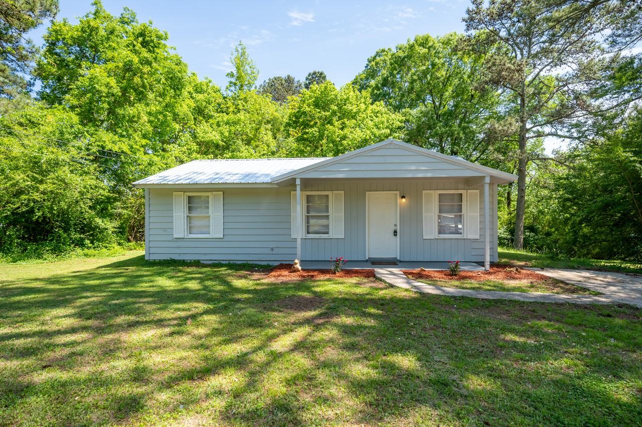 1009 Mountainside Ln - Photo 2 of 20