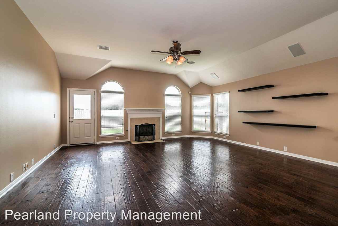 8811 Sunforest Ln - Photo 2 of 10