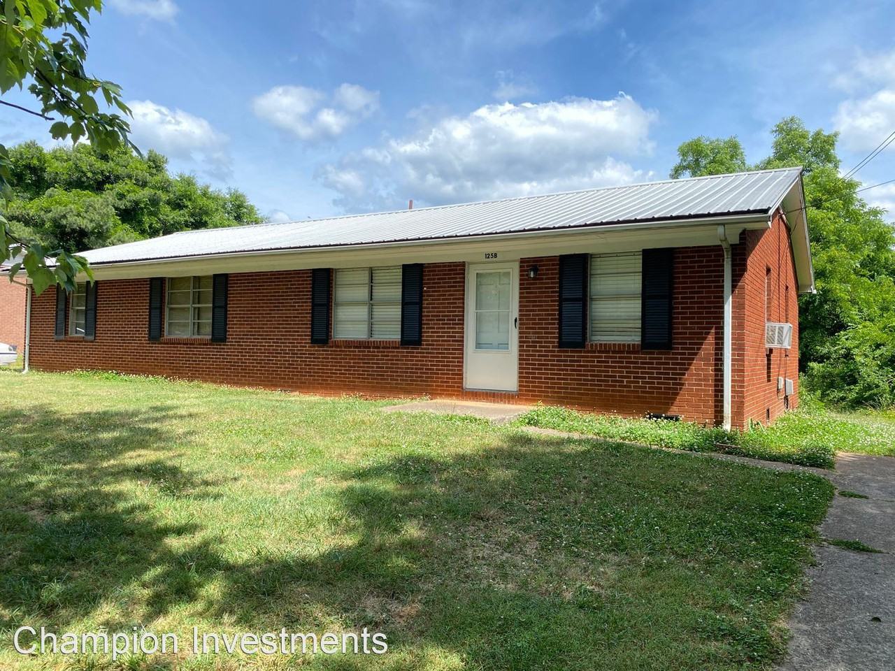 125 Oak Ave. - Photo 2 of 16