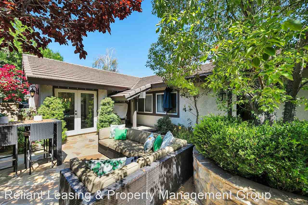 25612 Alesna Dr - Photo 2 of 29