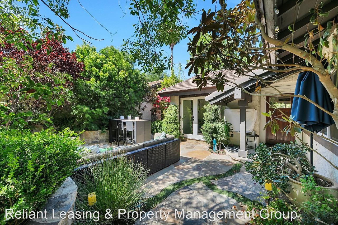 25612 Alesna Dr - Photo 3 of 29