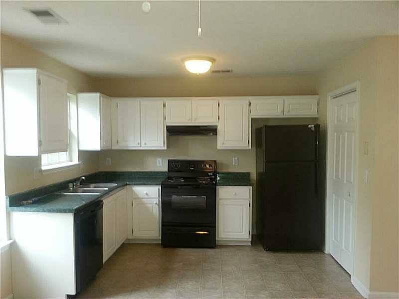 4044 Robin Cir - Photo 3 of 7