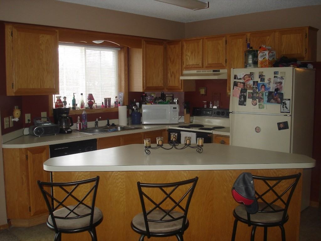 8672 Bechtel Ave - Photo 2 of 11