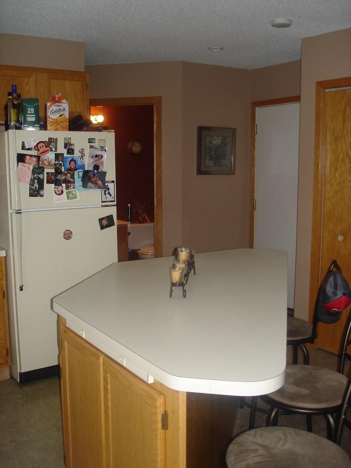 8672 Bechtel Ave - Photo 3 of 11