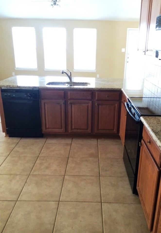 8008 Wyoming Dr - Photo 3 of 15