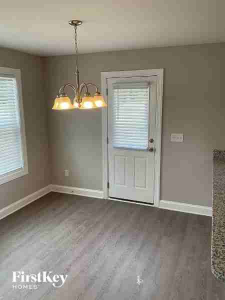 231 Front St - Photo 2 of 6
