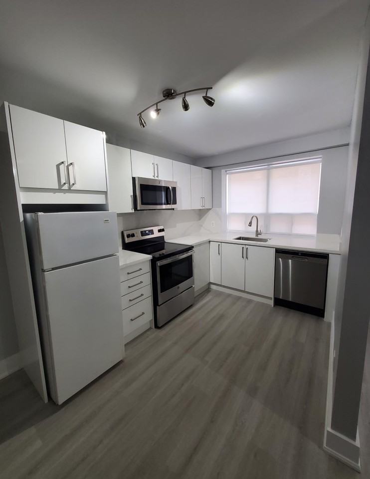 312 Douglas Ave #101