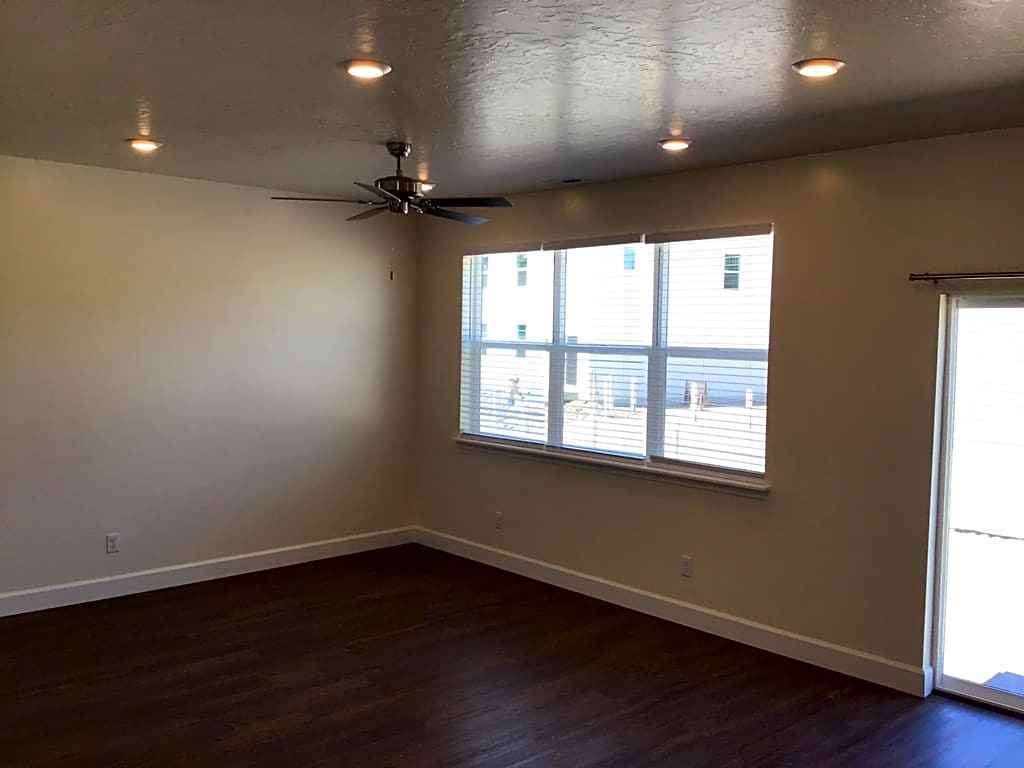 820 W Wilson Ct - Photo 2 of 19