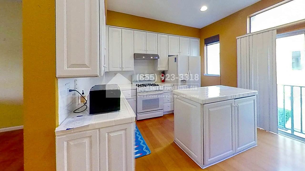 141 Frederick Ct - Photo 2 of 19