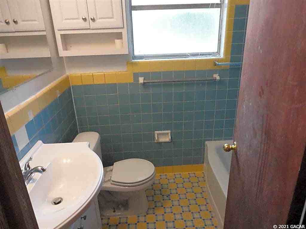 1104 Nw 15th Ave - Photo 2 of 13