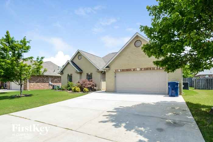 213 Queens Gate - Photo 2 of 15