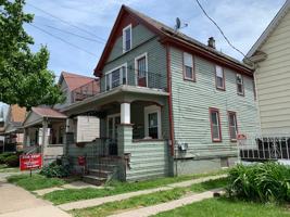 featured image of 1139 Walden Ave Uppr Front